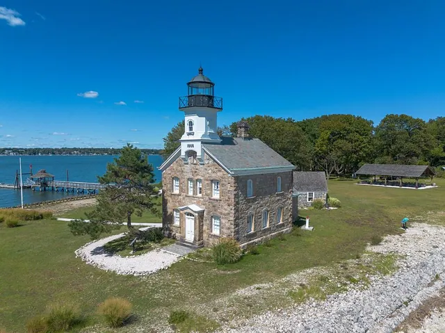Un phare sur la côte du Connecticut