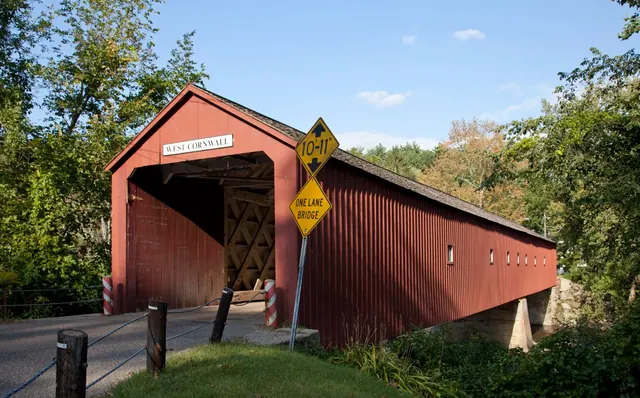Un pont couvert au fil des petites routes