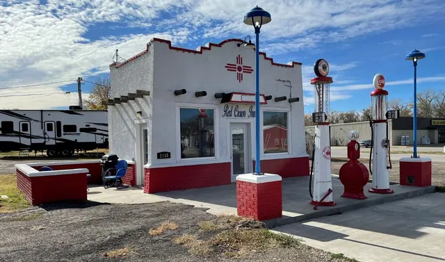 Les pompes anciennes d’une station-service